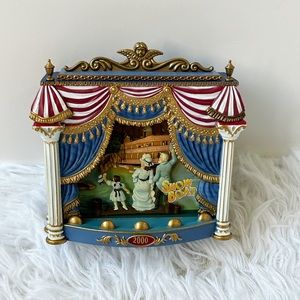2000 Broadway Series SHOW BOAT ORNAMENT-CarltonCards Musical & Lights